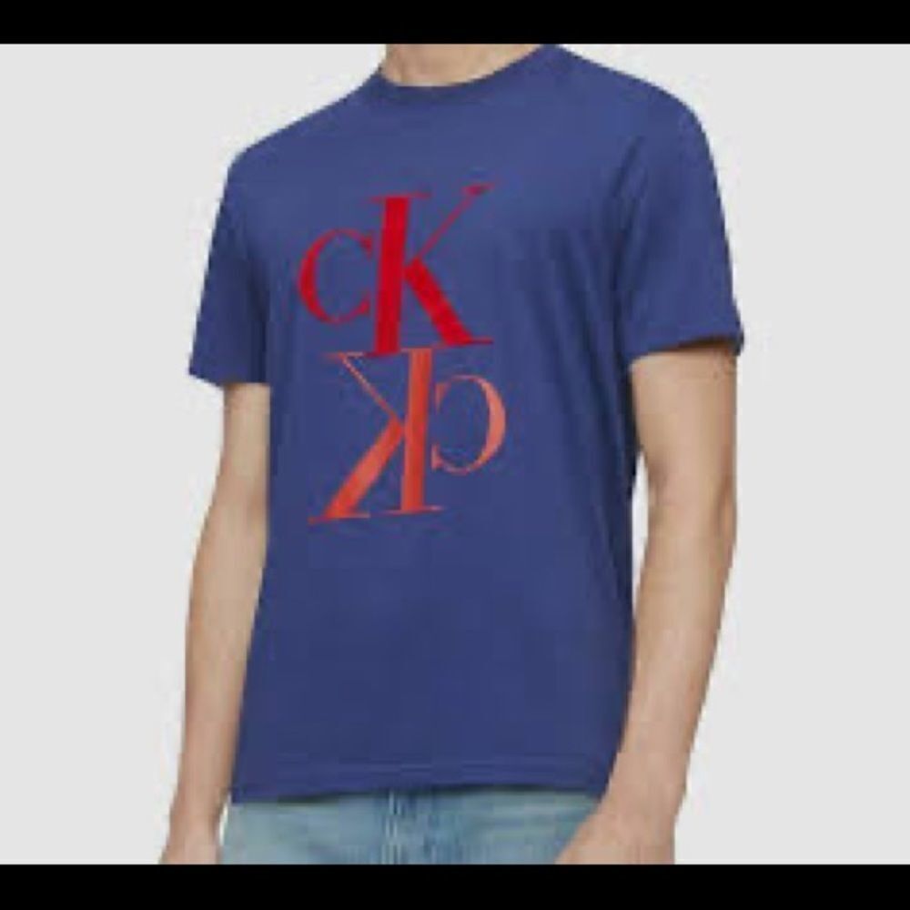 Calvin Klein Men’s Navy and Red Logo T-Shirt - Size L